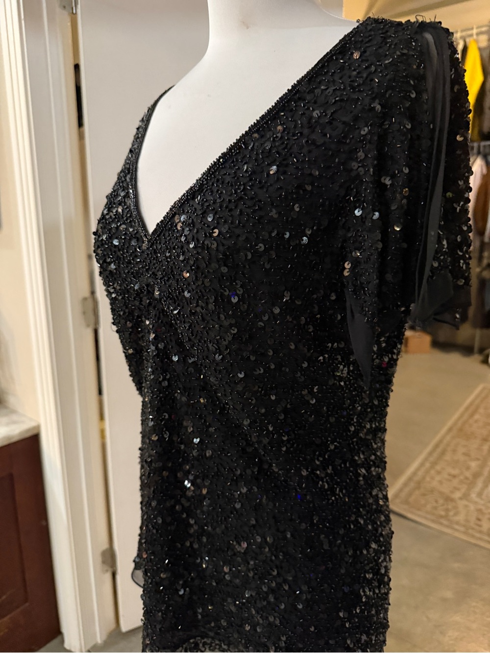Adrianna Papell Black Sequin V-Neck Short Sleeve Top - Picture 3 of 5